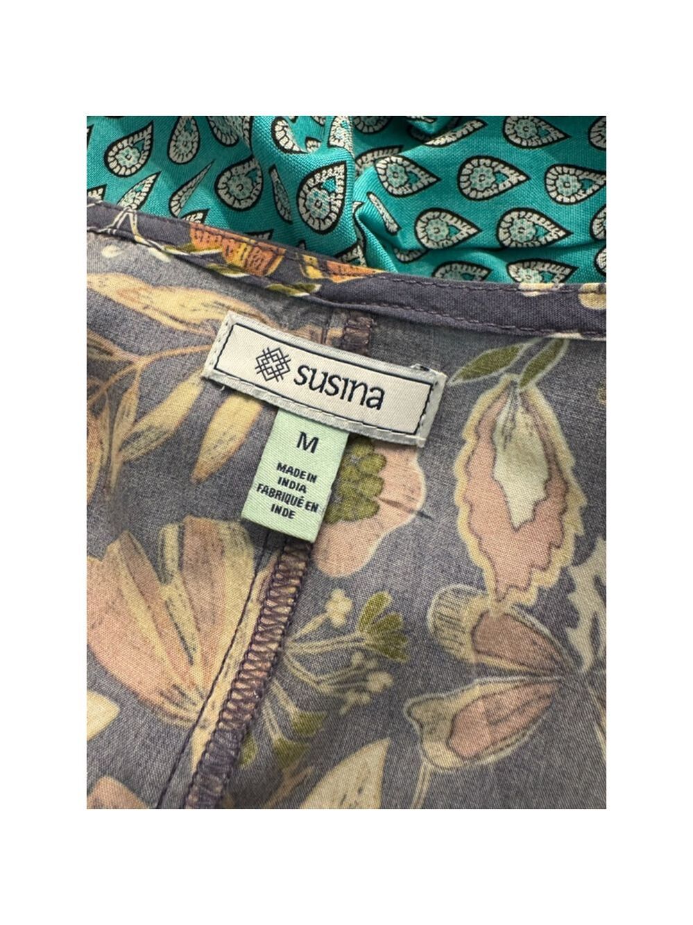 Susina M 8/10 Feminine Floral Wrap Dress Soft Rayon Flowy Casual Style Brunch - Picture 15 of 16
